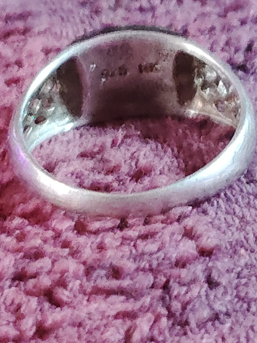MEN'S -RUBY ZOLSITE CELTIC STERLING SILVER RING. SIZE 9